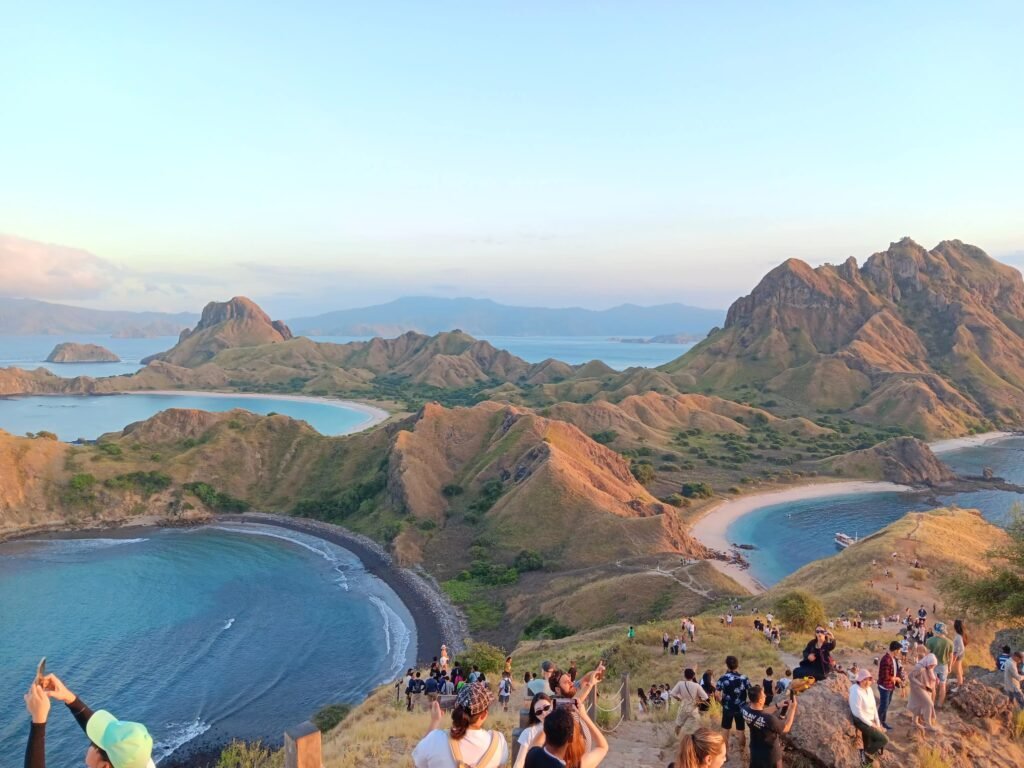 komodo tour 2d1n